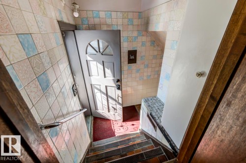 11222 95 Street, Edmonton, AB - Indoor Photo Showing Bathroom