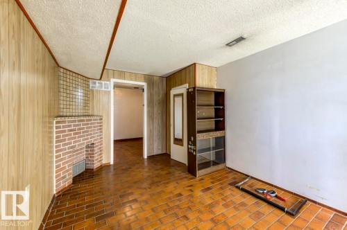 11222 95 Street, Edmonton, AB - Indoor Photo Showing Other Room