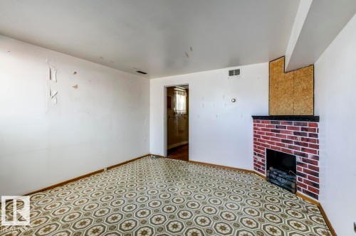 11222 95 Street, Edmonton, AB - Indoor