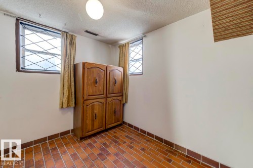 11222 95 Street, Edmonton, AB - Indoor Photo Showing Other Room