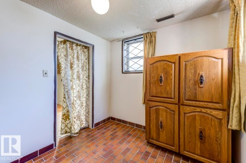 11222 95 Street, Edmonton, AB - Indoor Photo Showing Other Room