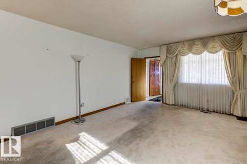 11222 95 Street, Edmonton, AB - Indoor Photo Showing Other Room