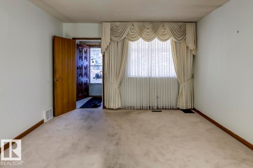 11222 95 Street, Edmonton, AB - Indoor Photo Showing Other Room