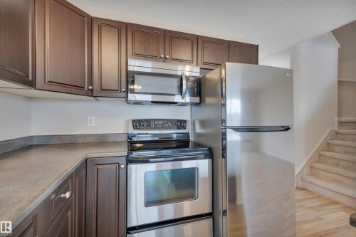 178 Keystone Crescent, Leduc, AB - Indoor Photo Showing Kitchen With Stainless Steel Kitchen
