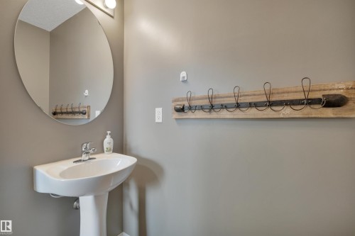 178 Keystone Crescent, Leduc, AB - Indoor Photo Showing Bathroom