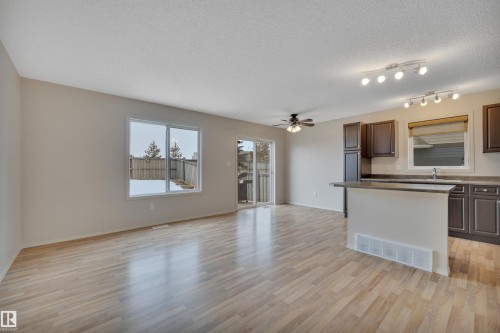 178 Keystone Crescent, Leduc, AB - Indoor Photo Showing Kitchen