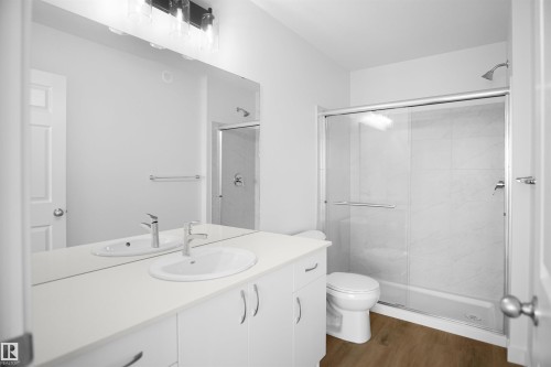 19455 22 Avenue, Edmonton, AB - Indoor Photo Showing Bathroom