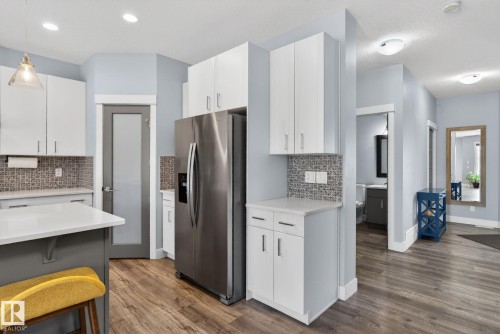 36 Riviere, St. Albert, AB - Indoor Photo Showing Kitchen With Upgraded Kitchen