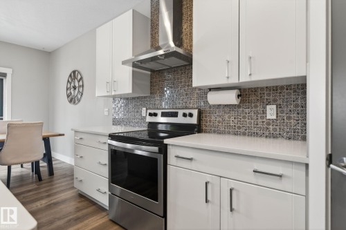 36 Riviere, St. Albert, AB - Indoor Photo Showing Kitchen With Upgraded Kitchen