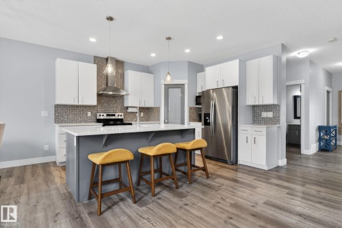 36 Riviere, St. Albert, AB - Indoor Photo Showing Kitchen With Upgraded Kitchen