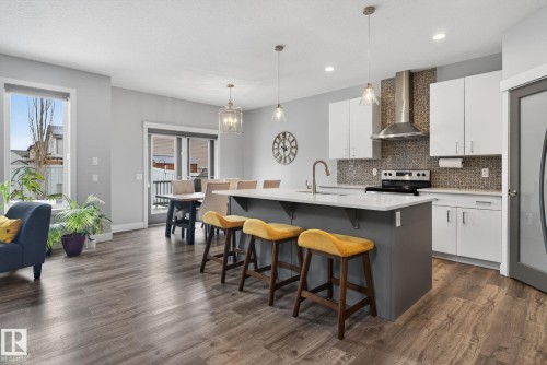 36 Riviere, St. Albert, AB - Indoor Photo Showing Kitchen With Upgraded Kitchen