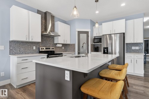36 Riviere, St. Albert, AB - Indoor Photo Showing Kitchen With Upgraded Kitchen