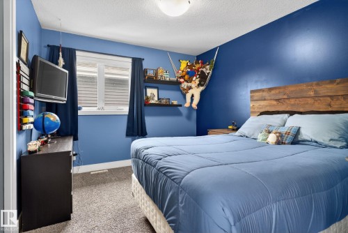 36 Riviere, St. Albert, AB - Indoor Photo Showing Bedroom