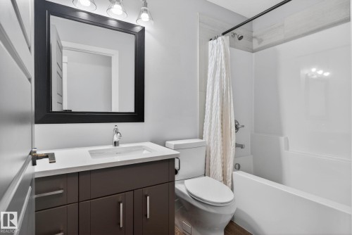36 Riviere, St. Albert, AB - Indoor Photo Showing Bathroom