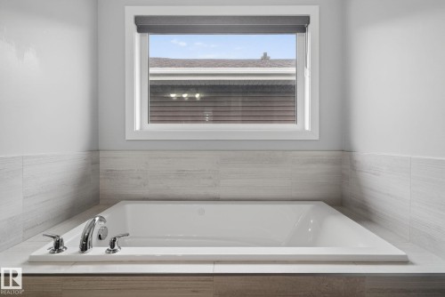 36 Riviere, St. Albert, AB - Indoor Photo Showing Bathroom