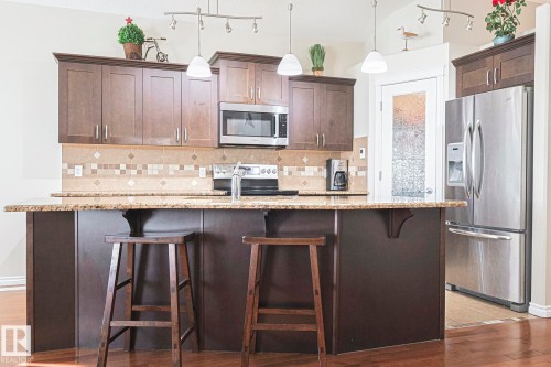 5601 Rue Eaglemont, Beaumont, AB - Indoor Photo Showing Kitchen With Upgraded Kitchen