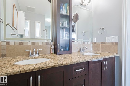 5601 Rue Eaglemont, Beaumont, AB - Indoor Photo Showing Bathroom