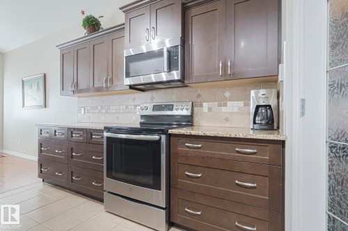 5601 Rue Eaglemont, Beaumont, AB - Indoor Photo Showing Kitchen