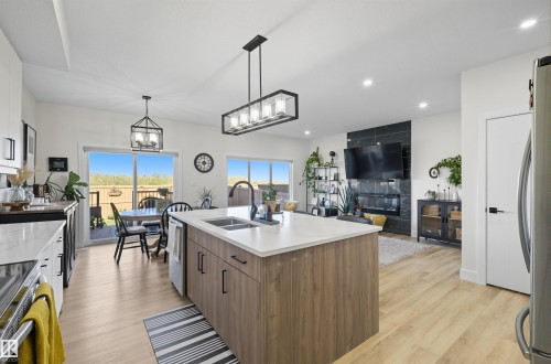 6076 180 Avenue, Edmonton, AB - Indoor Photo Showing Kitchen With Double Sink