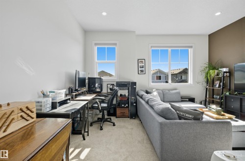 6076 180 Avenue, Edmonton, AB - Indoor Photo Showing Office