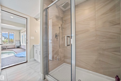 8948 20 Avenue, Edmonton, AB - Indoor Photo Showing Bathroom