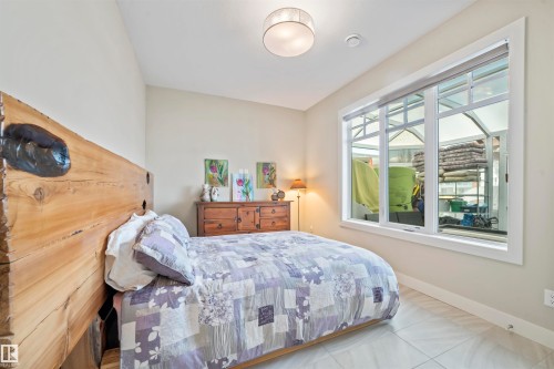 8948 20 Avenue, Edmonton, AB - Indoor Photo Showing Bedroom