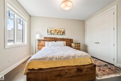 8948 20 Avenue, Edmonton, AB - Indoor Photo Showing Bedroom
