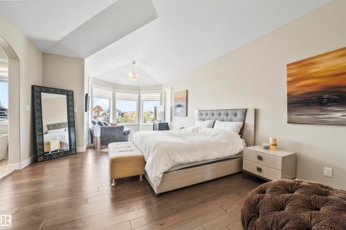 8948 20 Avenue, Edmonton, AB - Indoor Photo Showing Bedroom