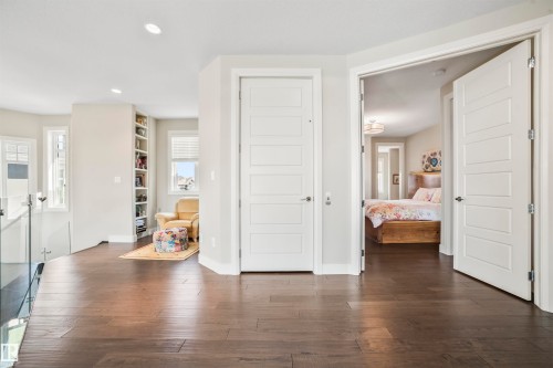 8948 20 Avenue, Edmonton, AB - Indoor Photo Showing Other Room