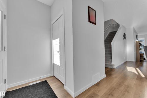 3607 6 Avenue, Edmonton, AB - Indoor Photo Showing Other Room