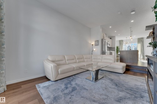 3607 6 Avenue, Edmonton, AB - Indoor Photo Showing Living Room