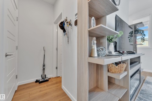 3607 6 Avenue, Edmonton, AB - Indoor Photo Showing Other Room