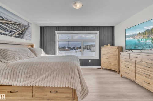 302 Fundy Way, Cold Lake, AB - Indoor Photo Showing Bedroom
