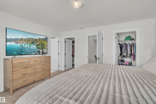 302 Fundy Way, Cold Lake, AB - Indoor Photo Showing Bedroom
