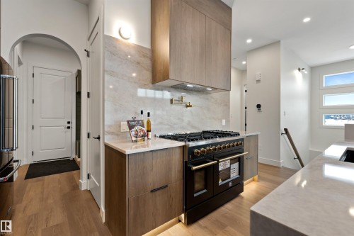 96 Edgefield Way, St. Albert, AB - Indoor Photo Showing Kitchen With Upgraded Kitchen