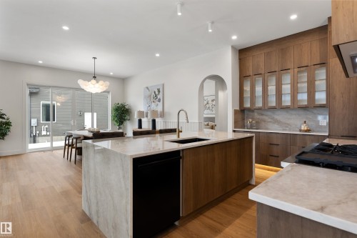 96 Edgefield Way, St. Albert, AB - Indoor Photo Showing Kitchen With Upgraded Kitchen