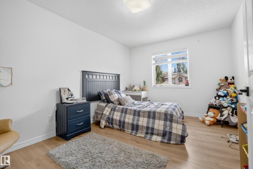 37 Leonard Drive, St. Albert, AB - Indoor Photo Showing Bedroom