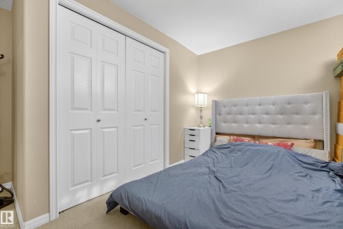 37 Leonard Drive, St. Albert, AB - Indoor Photo Showing Bedroom