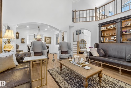 37 Leonard Drive, St. Albert, AB - Indoor Photo Showing Living Room