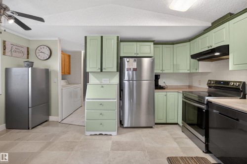 1789 Jubilee Loop, Sherwood Park, AB - Indoor Photo Showing Kitchen
