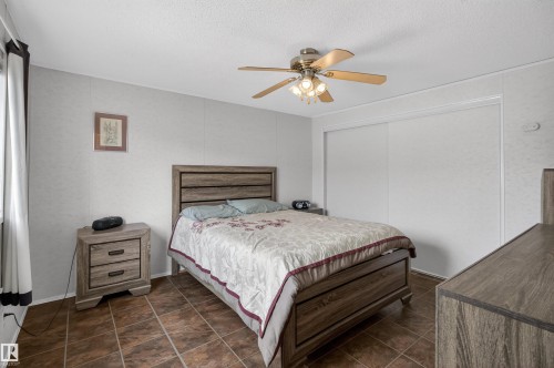 1789 Jubilee Loop, Sherwood Park, AB - Indoor Photo Showing Bedroom