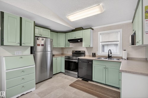 1789 Jubilee Loop, Sherwood Park, AB - Indoor Photo Showing Kitchen With Double Sink
