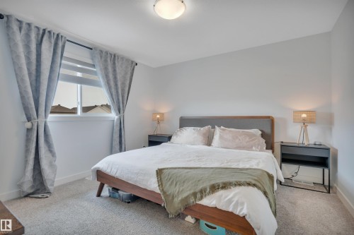 820 Secord Boulevard Nw, Edmonton, AB - Indoor Photo Showing Bedroom