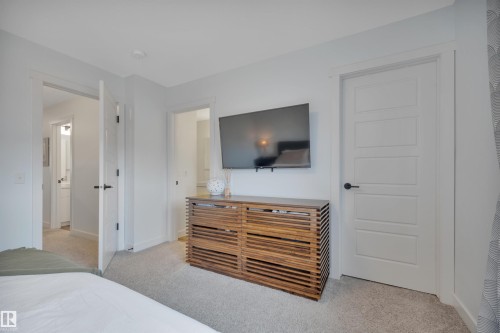 820 Secord Boulevard Nw, Edmonton, AB - Indoor Photo Showing Bedroom