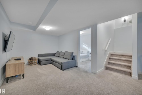 820 Secord Boulevard Nw, Edmonton, AB - Indoor