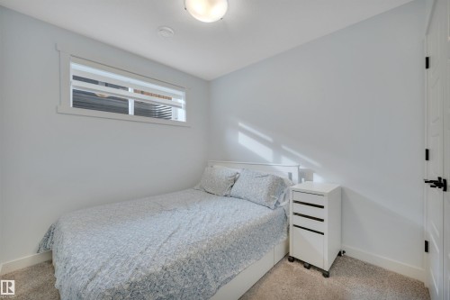 820 Secord Boulevard Nw, Edmonton, AB - Indoor Photo Showing Bedroom