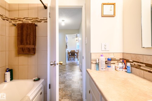 22 Forest Drive, St. Albert, AB - Indoor Photo Showing Bathroom