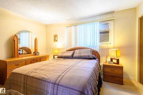 22 Forest Drive, St. Albert, AB - Indoor Photo Showing Bedroom
