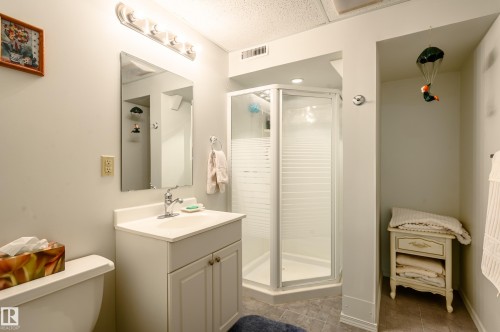 22 Forest Drive, St. Albert, AB - Indoor Photo Showing Bathroom