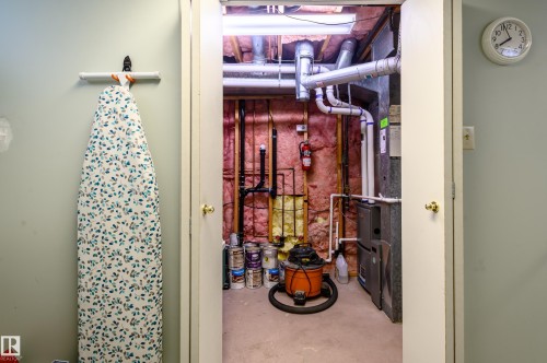 22 Forest Drive, St. Albert, AB - Indoor Photo Showing Other Room